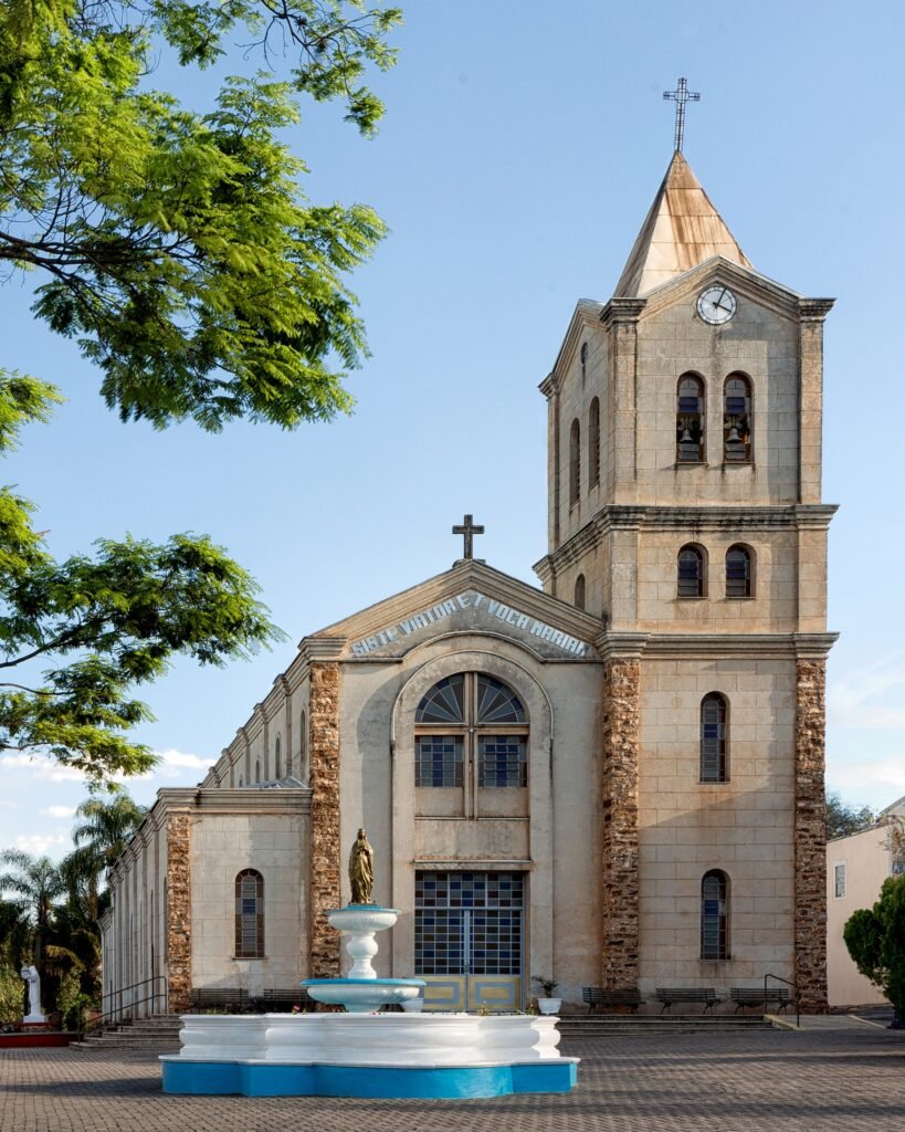 Fotografia de uma igreja católica em Piracicaba-SP